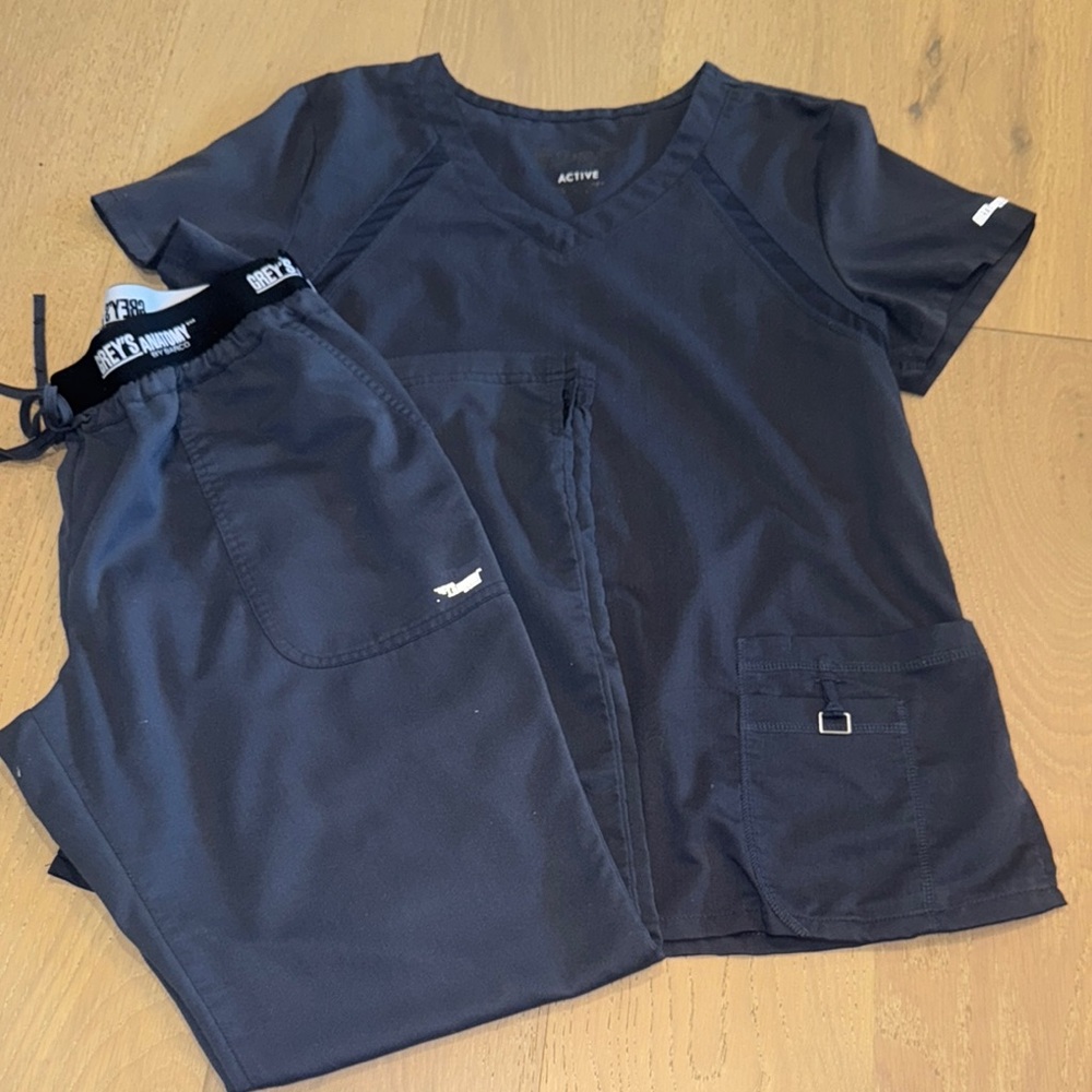 Gray's Anatomy Charcoal Gray Large Woman's Scrub set